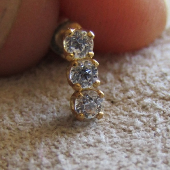14K gold pair 3 stone tier vertical zirconia stud earrings - Picture 2 of 7